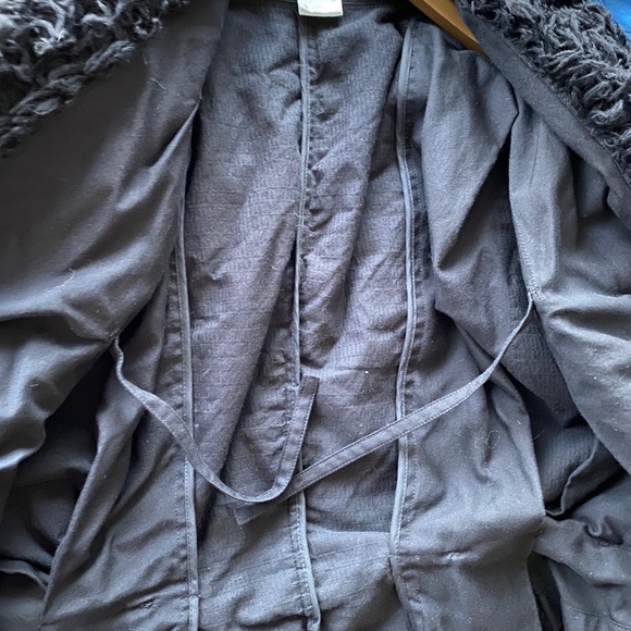 Issey Miyake faux shearling-trimmed cropped jacket - Picture 14 of 15